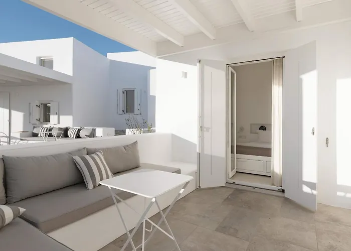 Golden Coast Daphne Private Wadingpool Gem Chrisi Akti (Paros)