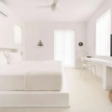 Golden Coast Daphne Private Wadingpool Gem * Chrisi Akti (Paros)