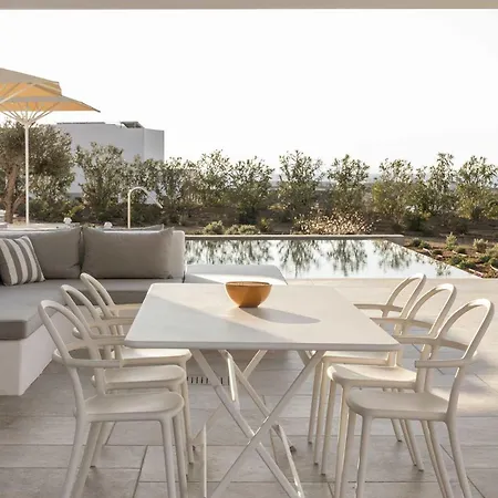 Golden Coast Daphne Private Wadingpool Gem Chrisi Akti (Paros)